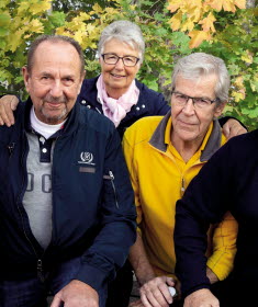Tre personer utomhus
